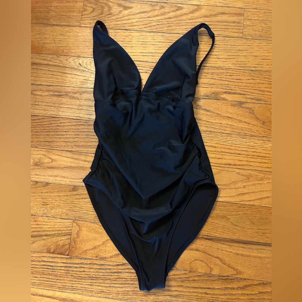 Black old navy one piece medium
